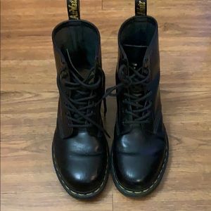 Dr Martens smooth leather black boots women 7
